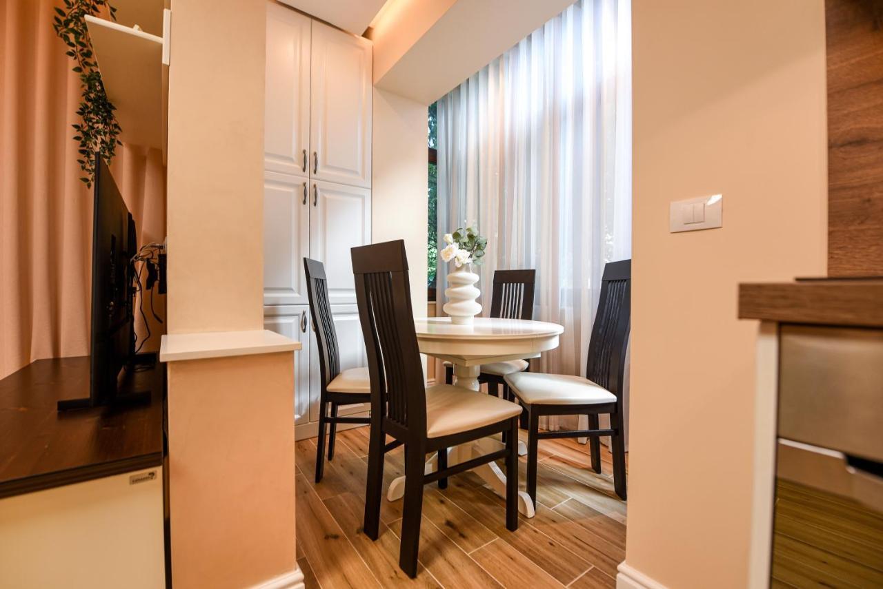 Green Leafy Brasov - Ideal 2 Bedroom Apartment Luaran gambar