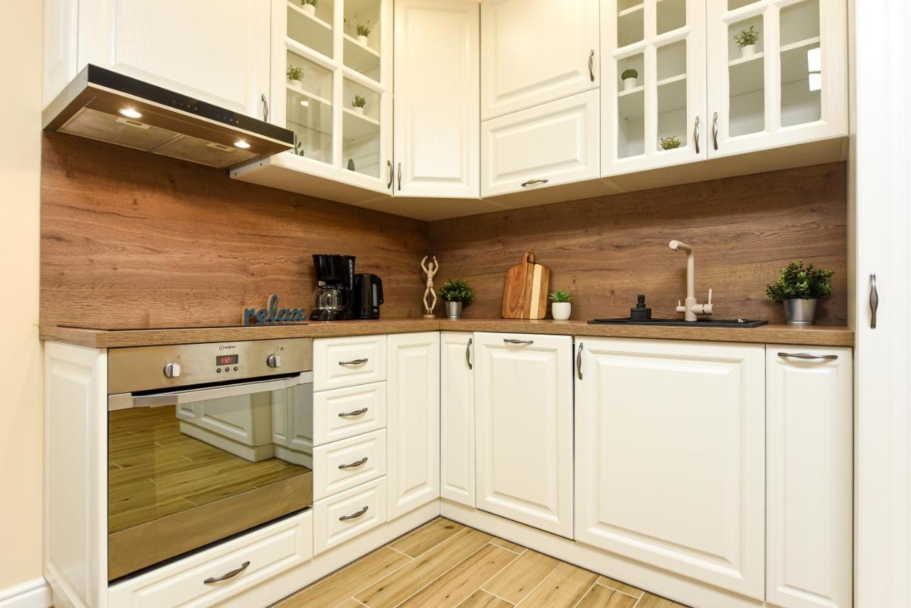 Green Leafy Brasov - Ideal 2 Bedroom Apartment Luaran gambar