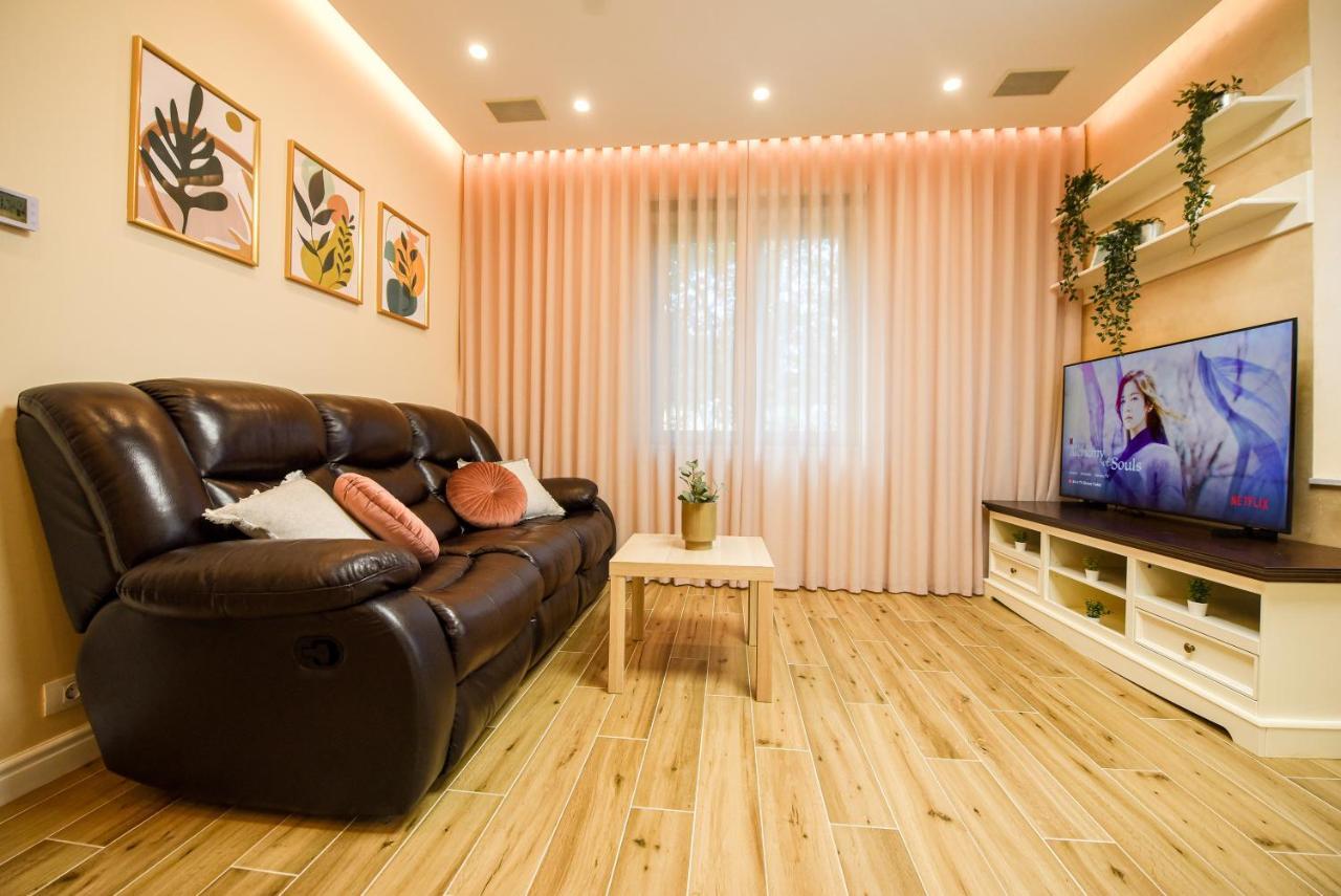 Green Leafy Brasov - Ideal 2 Bedroom Apartment Luaran gambar