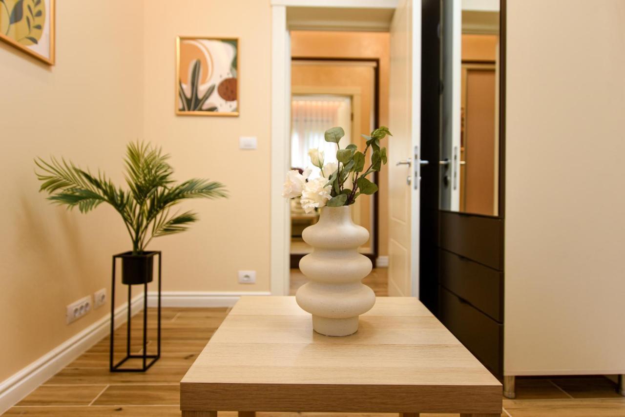 Green Leafy Brasov - Ideal 2 Bedroom Apartment Luaran gambar