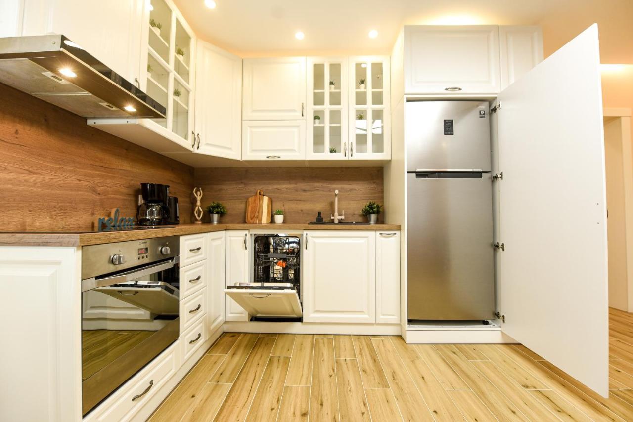 Green Leafy Brasov - Ideal 2 Bedroom Apartment Luaran gambar